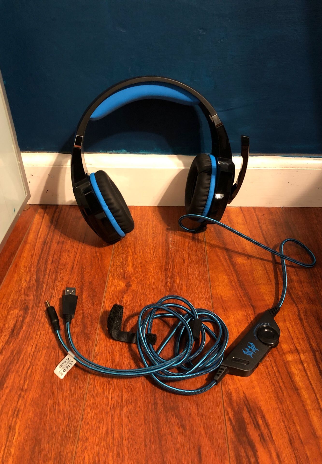 Blue light up headset