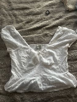 Hollister white top