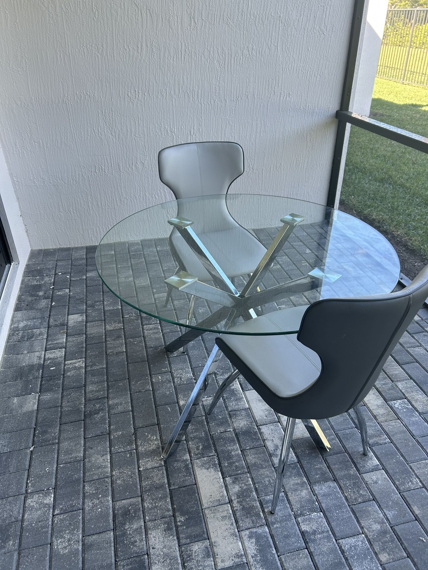 Glass dinette table & 2-chairs 