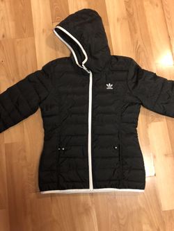 Adidas women coat %100 Authentic size small