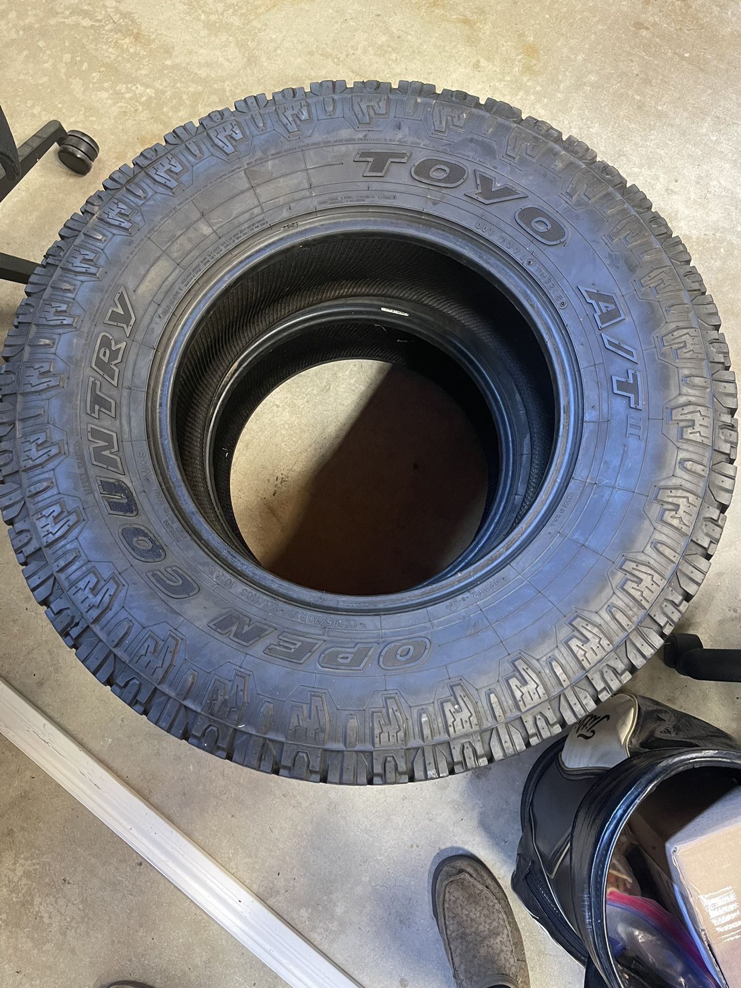 1 Toyo A/T Tire 285/70/17