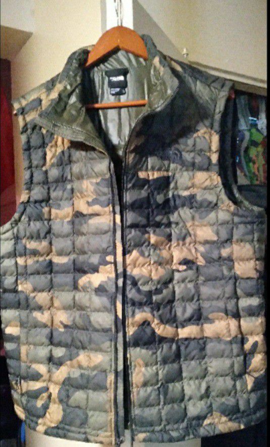 North Face camo Jacket NWOT $250 or North Face Camo Vest NWOT $175 accepting offers 