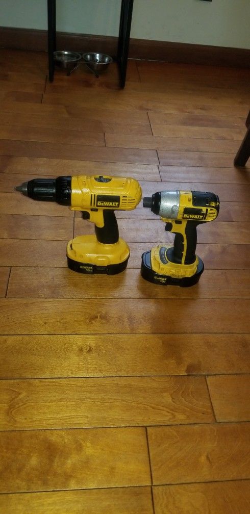 Dewalt Set Of Drills 
