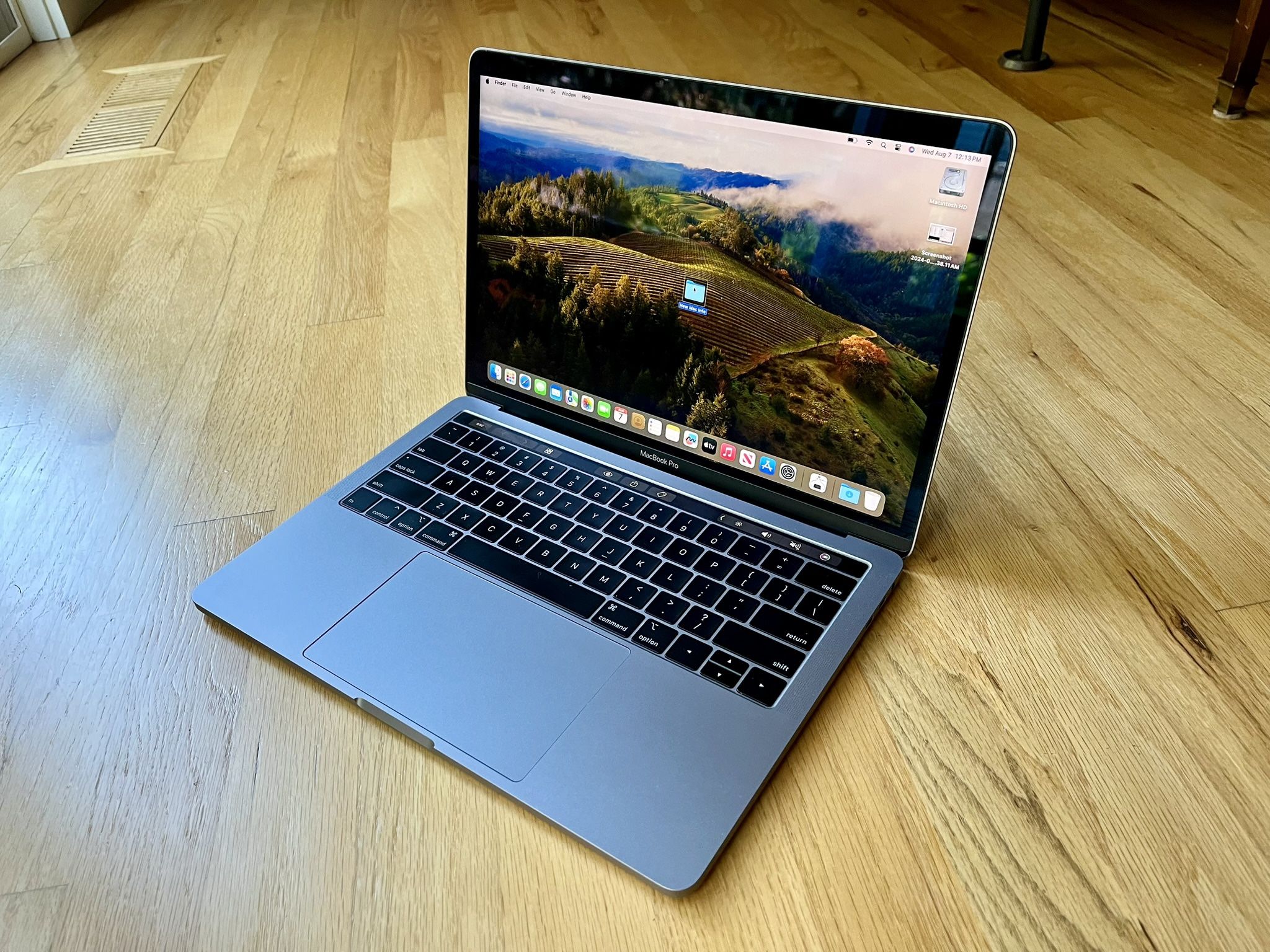  2019 Macbook Pro 13" 8/256 4x USB-C/TB3 Ports