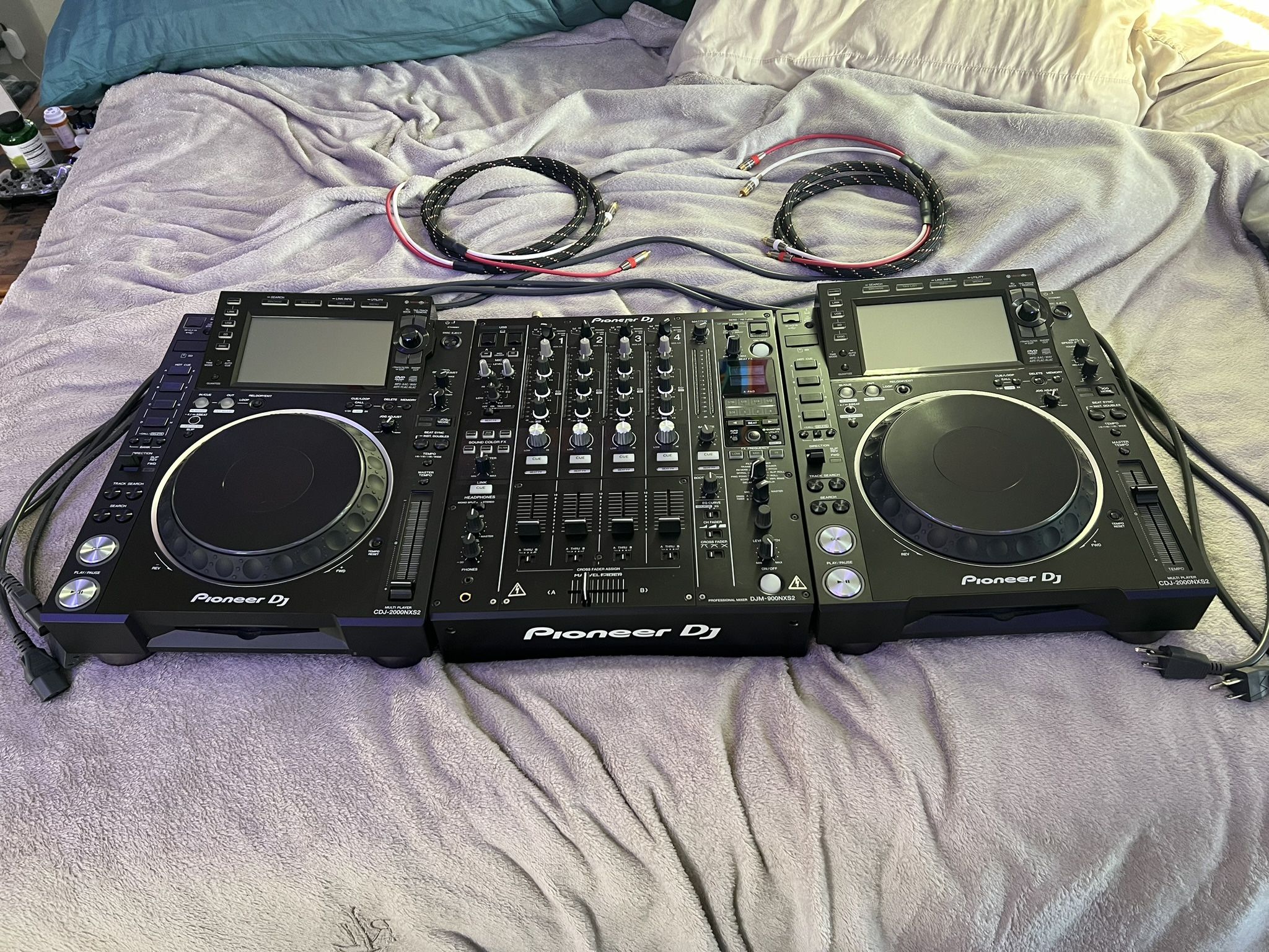 CDJ-2000 NXS2 (2x) & DJM-900 NXS2