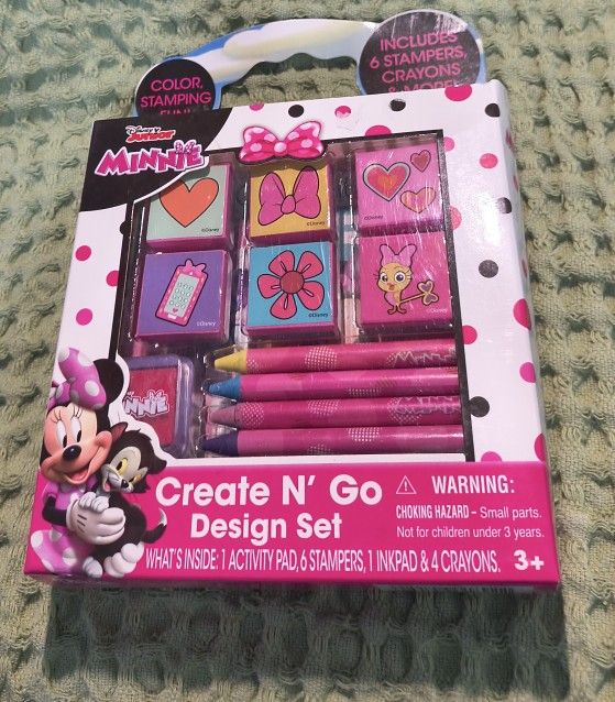 Disney Minnie Mouse Create N’ Go 1 activities pad, 6 color stampers/Minnie ink