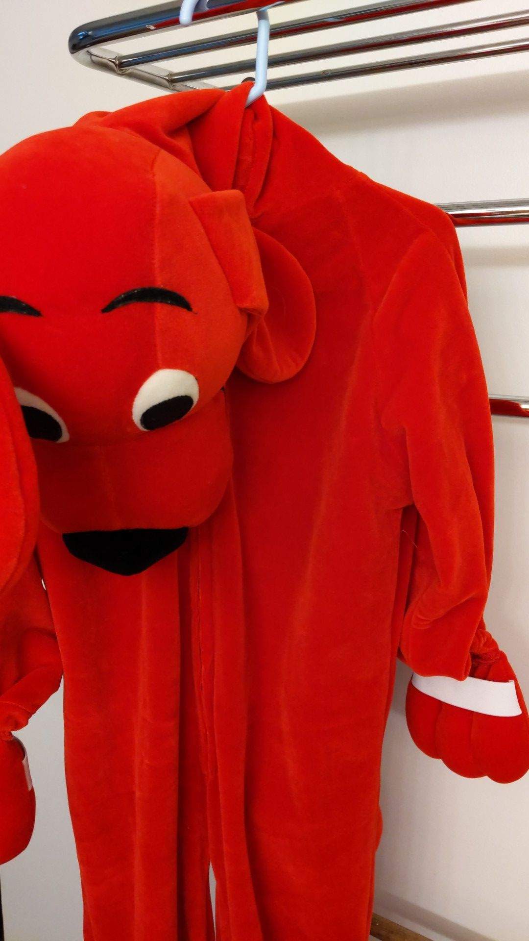 Clifford costume