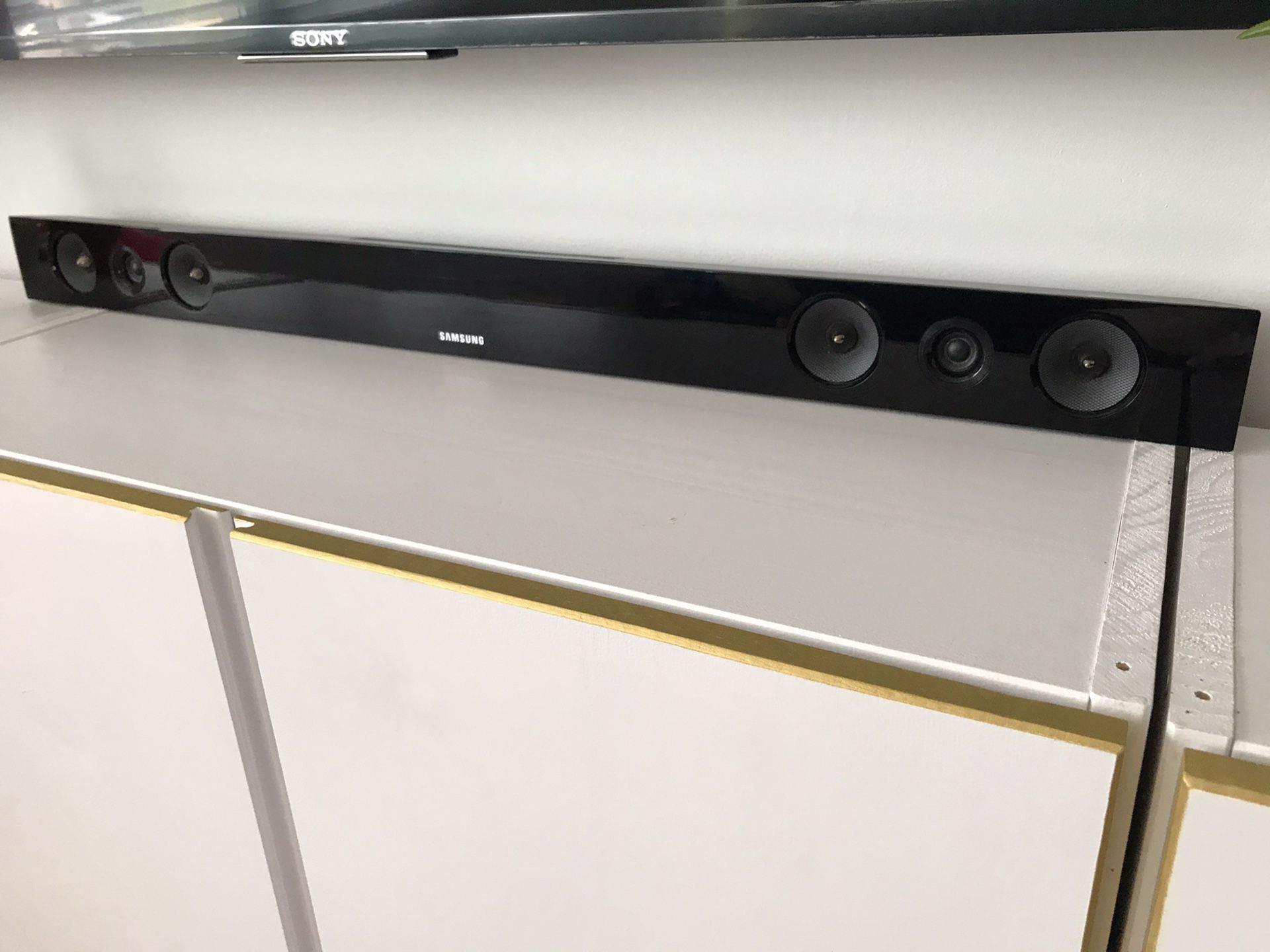 Samsung Channel Sound Bar System with Wireless Subwoofer
