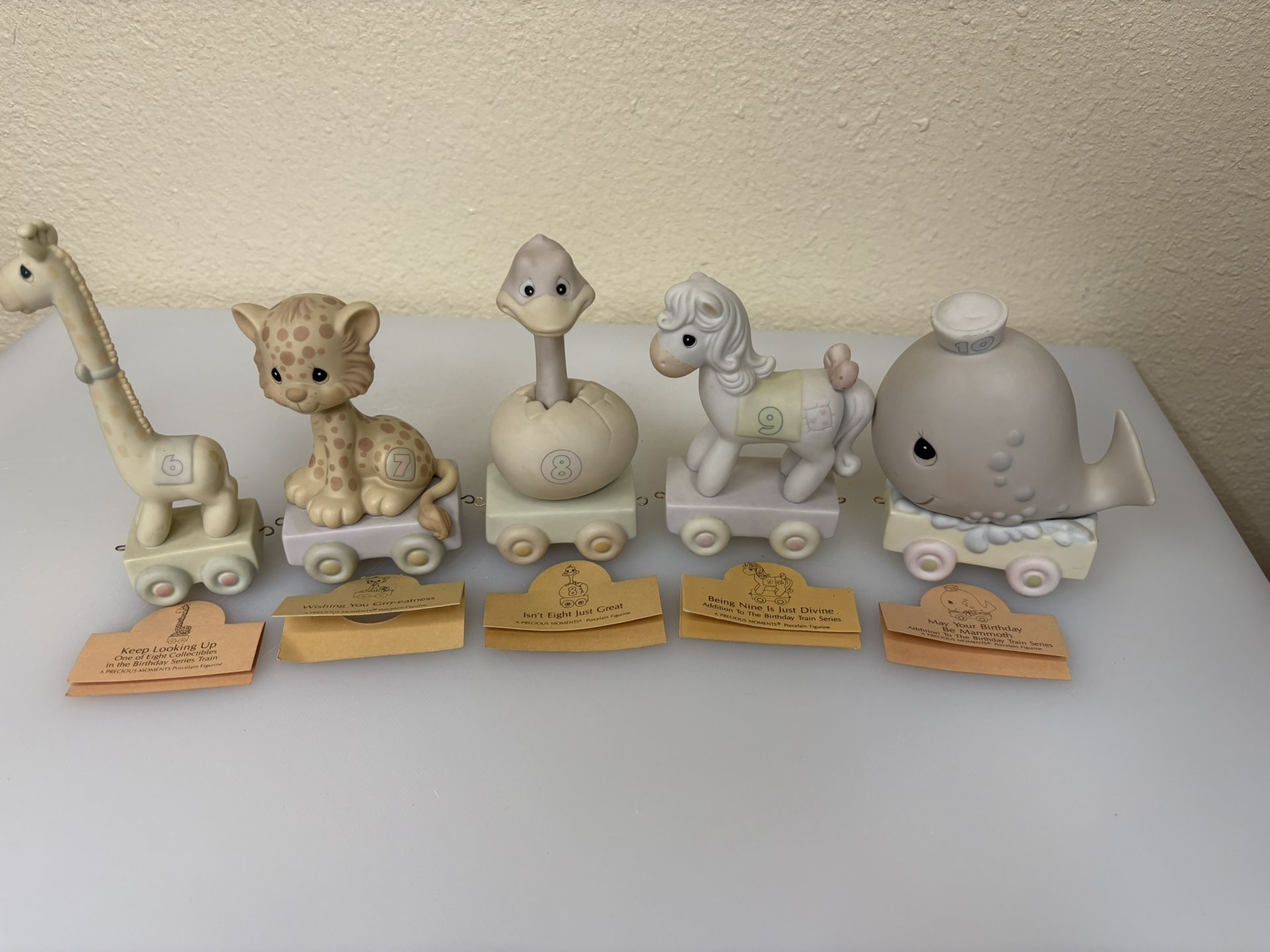 Precious moments Figurines (8)
