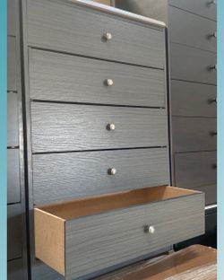 5 drawers dresser / Five drawers dresser