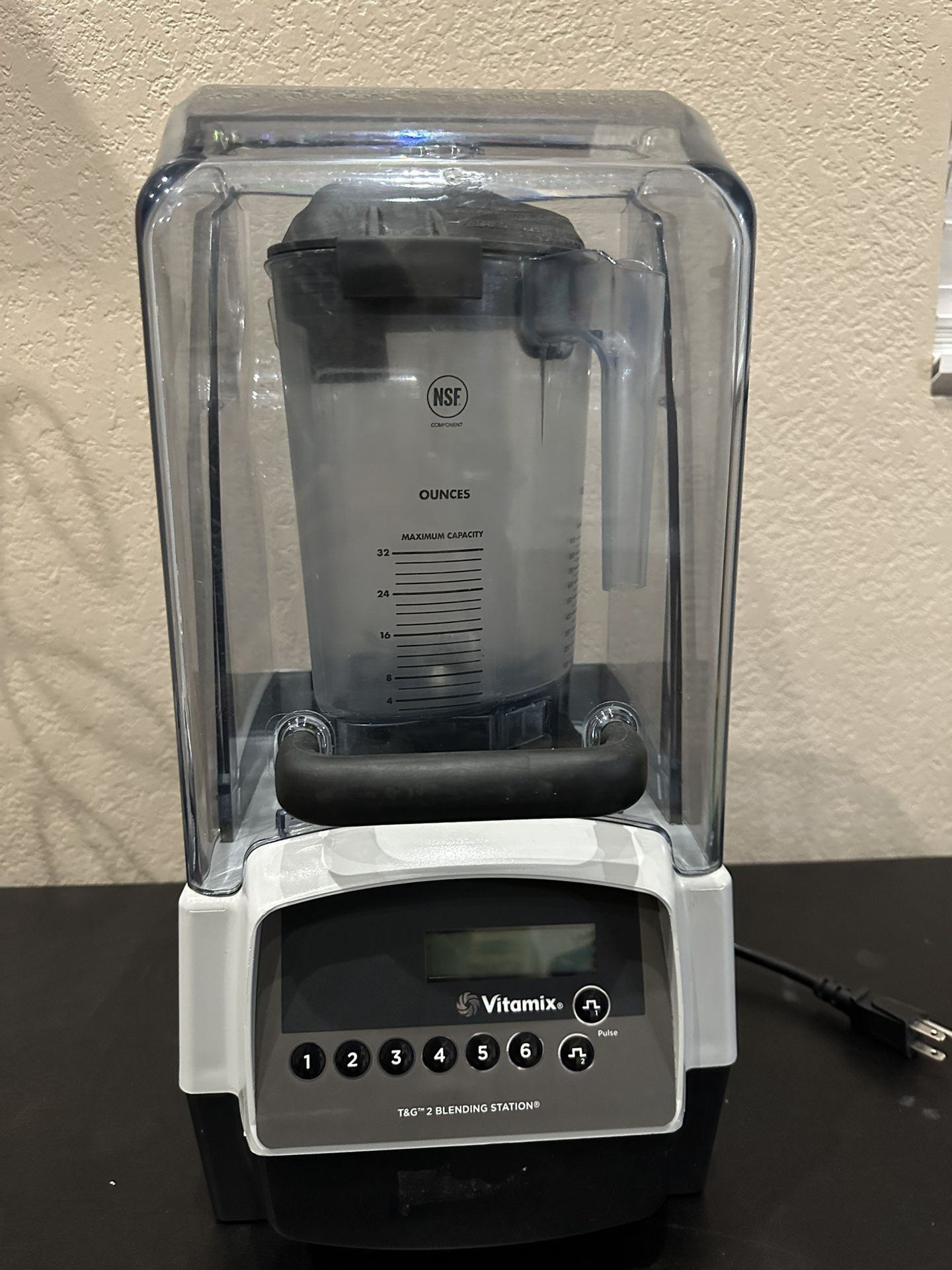 Vitamix Blender With Extra Container-Commercial Grade