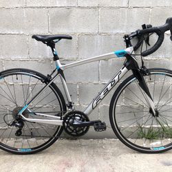 Felt ZW7 women’s carbon road bike in nice condition. Lightweight carbon frame and fun to ride. From what i research online its a size M. $580 firm