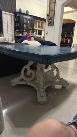 Expandable table.