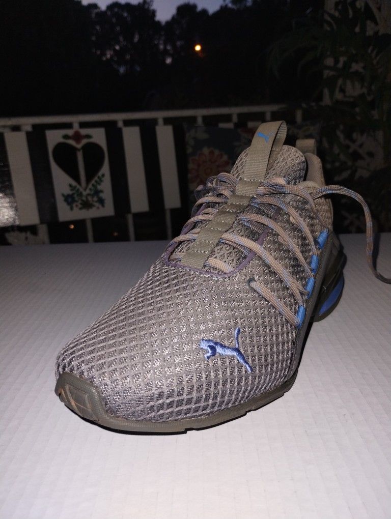 (Size 9.5) Like New, Men's, Puma Mens
Axelion Spark 193481-02 Gray Running Walking Shoes Sneakers
