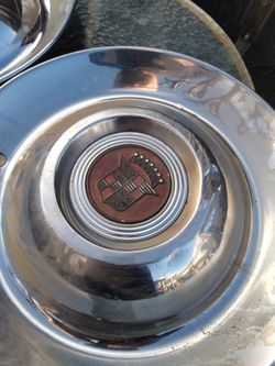 Cadillac 2024 sombrero hubcaps