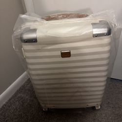20 Inch Carry On Luggage (New)