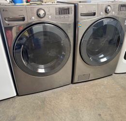 FREE Delivery! LG Front Load Washer and Electric Dryer in Graphite Steel