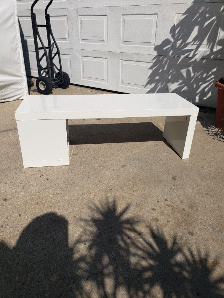 Bench/ Coffee Table Or TV Stand