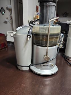 Beeville Juice Extractor  Silver 