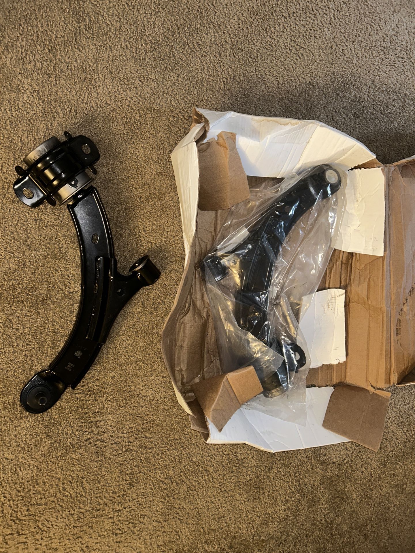 2011 Mustang Front Lower Control Arm And Ball Joint Assembly( Both)