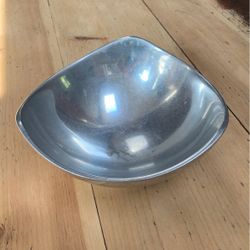 Nombe Tri Corner Bowl 11”  Silver 
