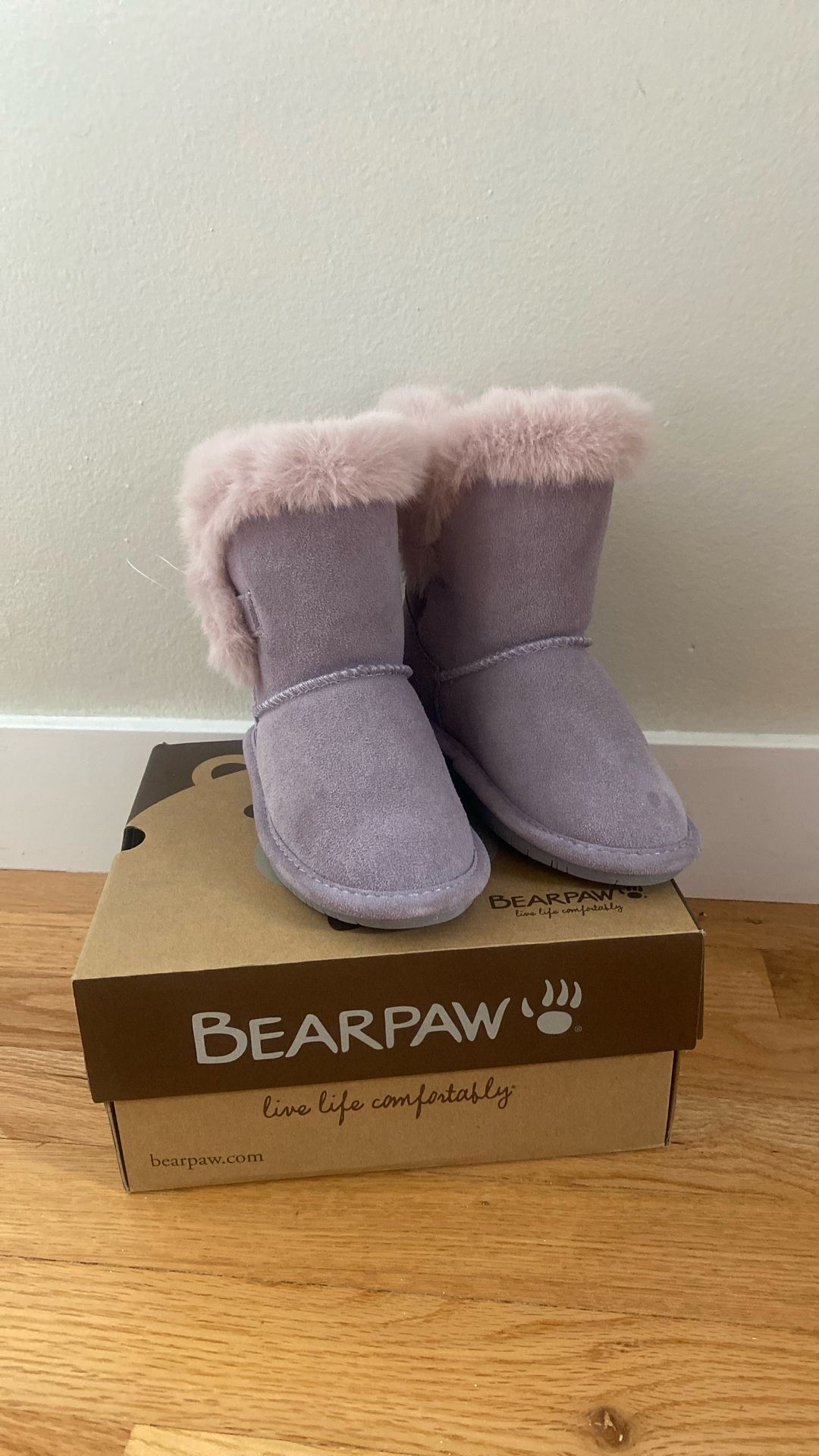Bearpaw Betsy Lavender Cow Suede Very Cute Boots For Toddler Girl . Sz 10 New In a Box 
