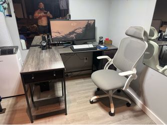 Desktop Setup Bundle – Apple M1 Mac Mini & 34" UltraWide Monitor + Premium Audio & Accessories Desk and Rolling adjustable White Chair as well