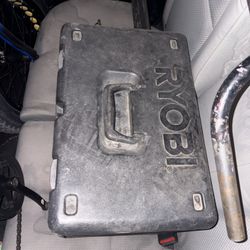 Ryobi Chainsaw With Carry Case 