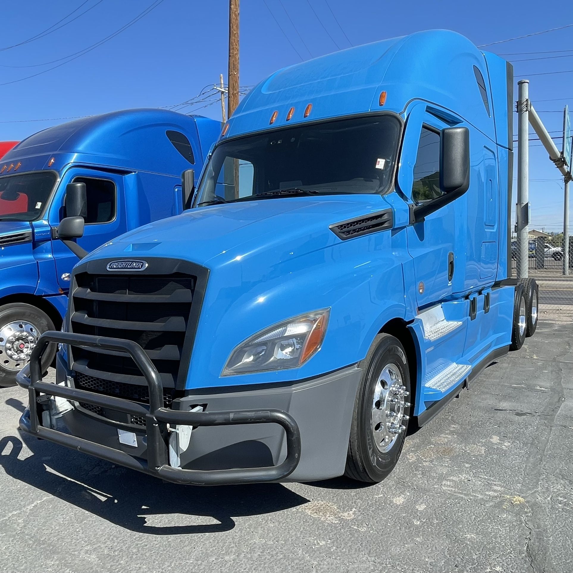2021 Freightliner 126 Evolution - Thermo King APU!! Financing Available