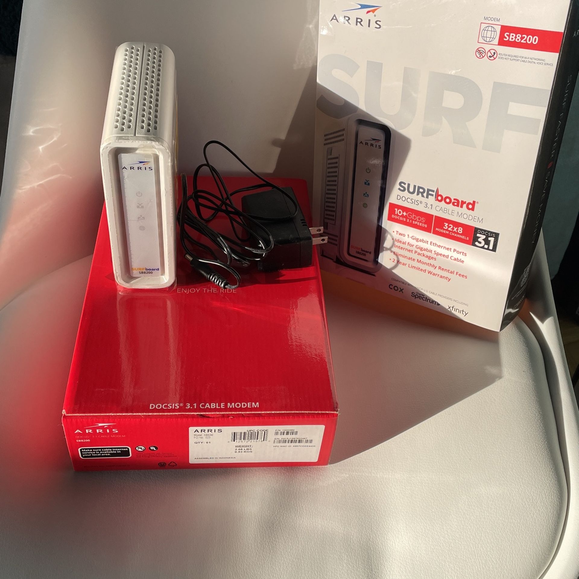 Arris Surfboard Cable Modem SB8200