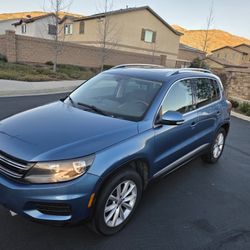 2017 Volkswagen Tiguan Limited 2.0T 4cly Gas saver like New