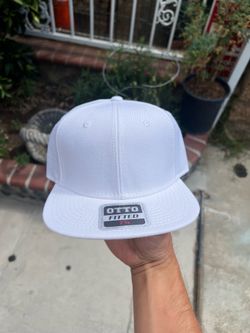 Brand new 7 1/4 plain white fitted