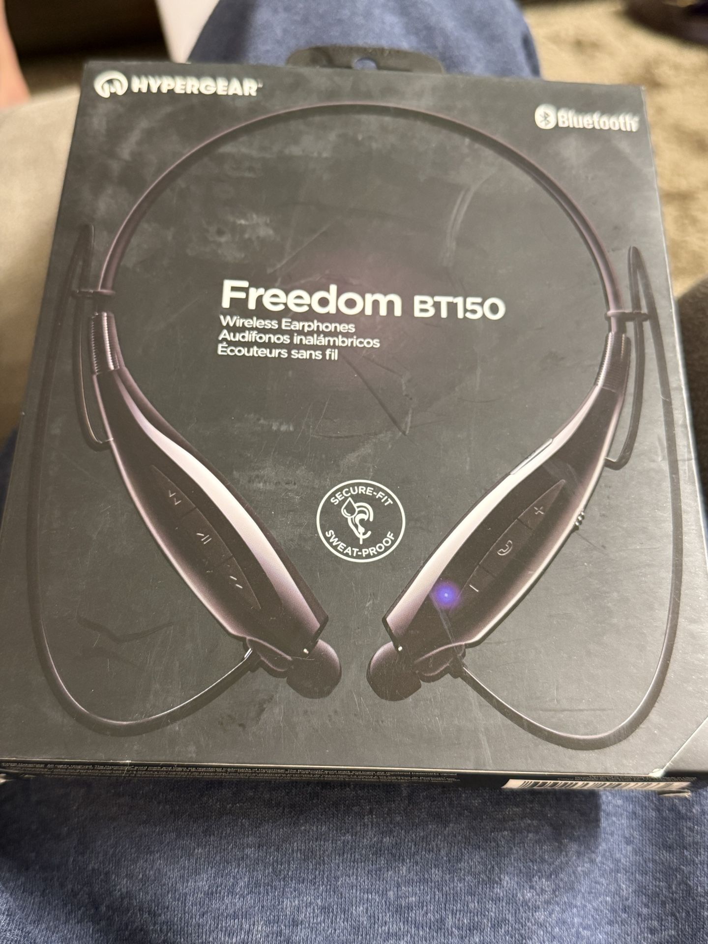 Black Hypergear Bluetooth Freedom BT150 Wireless Earphones Magnetic Earbuds