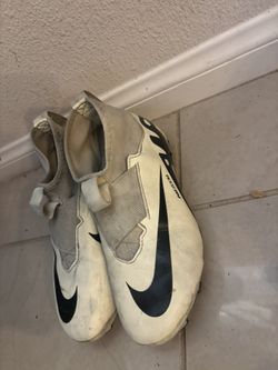 Soccer cleats