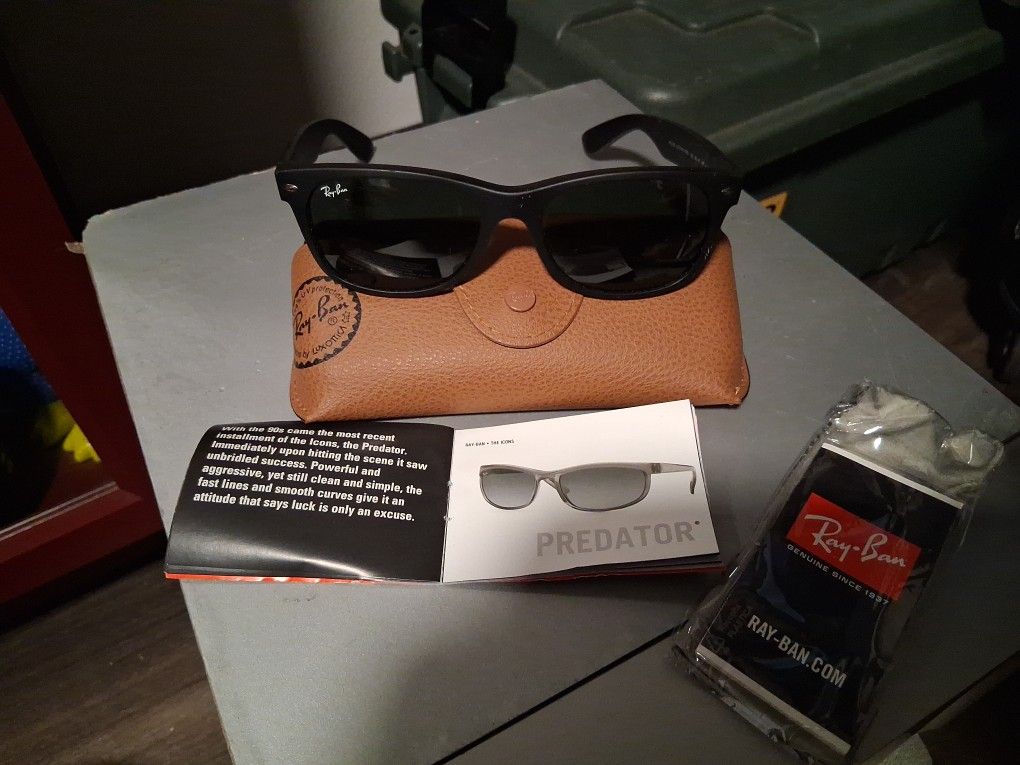 Ray Ban RB2132 Wayfarer