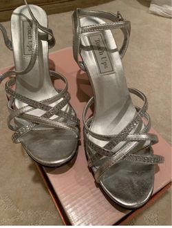 Touch Ups Silver 3” Heels -New -size 7.5M