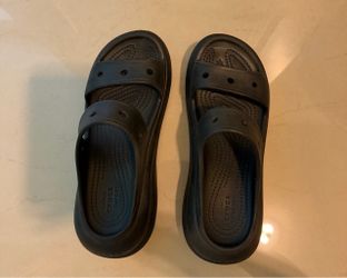 Women’s Crocs Classic Sandals Black