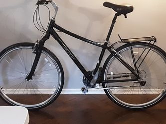 🚵‍♀️🚵‍♂️🚵‍♂️LIKE NEW ....RALEIGH ROUTE  MENS Large 700 Tires