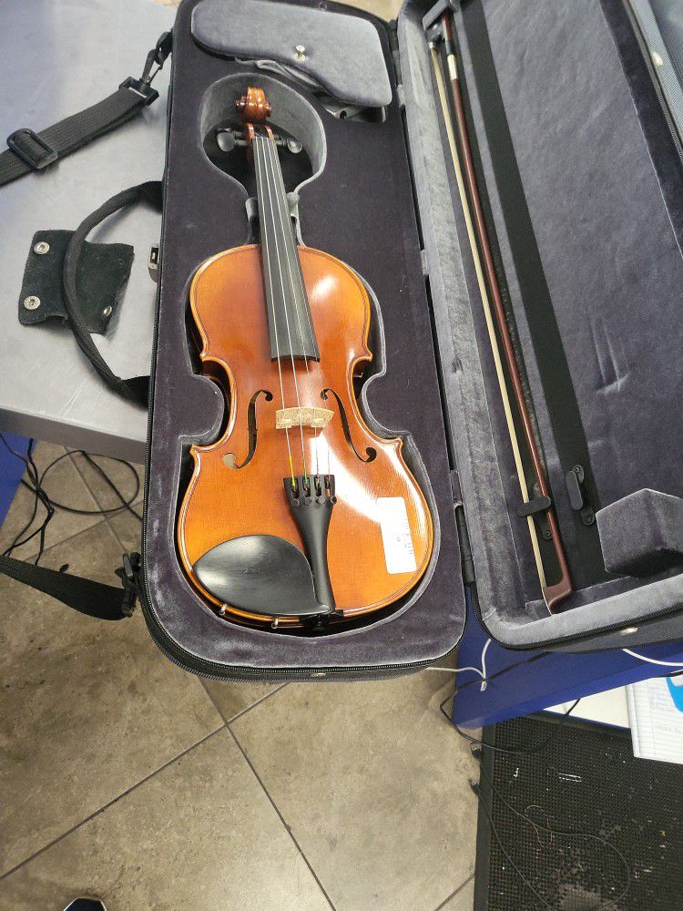 Yamaha Violin 