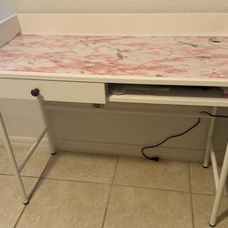 Computer table