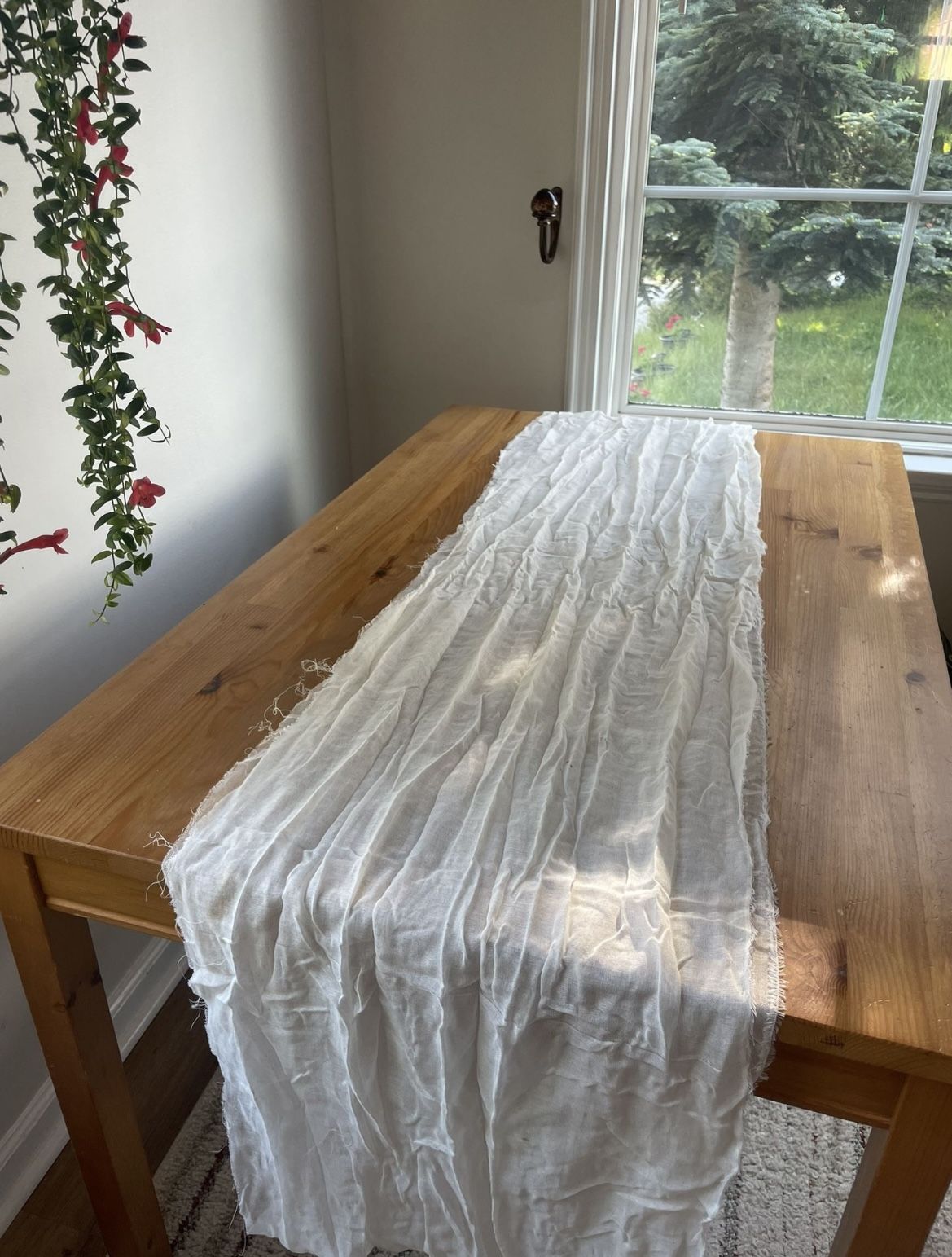 Table Runners, ivory crinkled cheesecloth