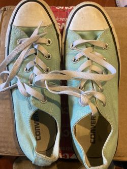 Light blue converse Sneaker: Sz 8