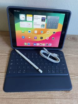 Apple iPad 7th Generation 128GB With Logitech Keyboard and Pencil