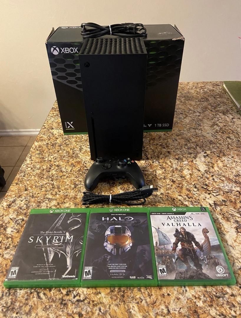 Series X 1TB SSD Home Console - Black - w/ Controller & games