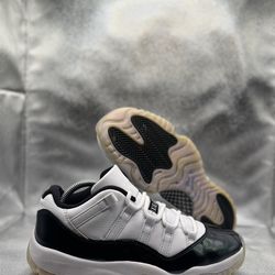 Air Jordan 11 low iridescent