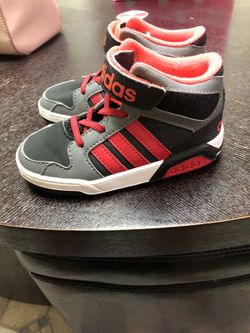 Toddler size 8c excellent condition only worn 2x