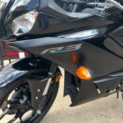 2022 Yamaha R3  