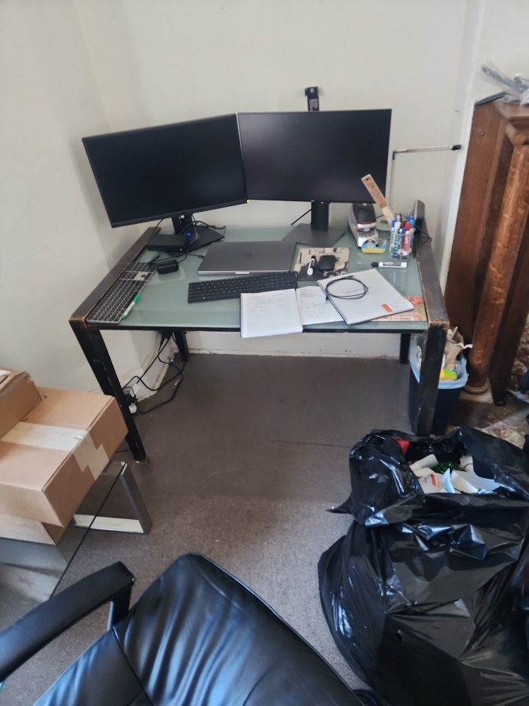 Large desk