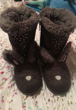 Fur boots