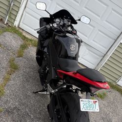 Yamaha R1